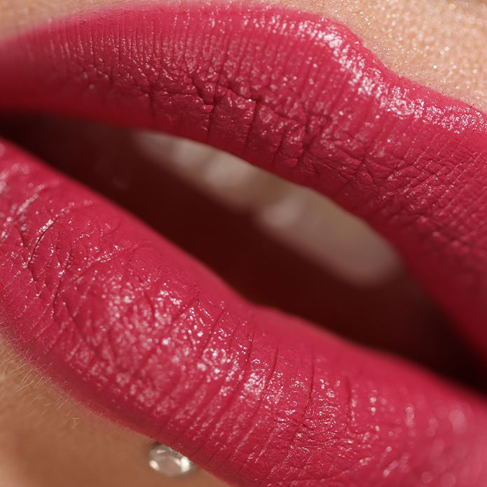 Vogue-Matte Lipstick in "Enchanté"