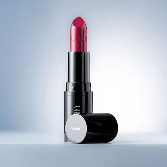 Vogue-Matte Lipstick in "Enchanté"